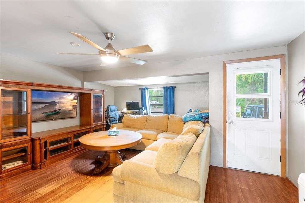 En Venta: $205,000 (3 camas, 2 baños, 1536 Pies cuadrados)