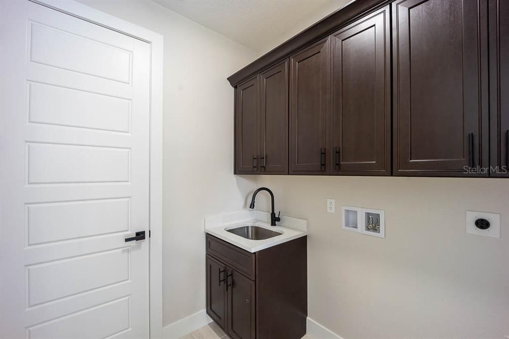 Active With Contract: $525,000 (4 beds, 3 baths, 2393 Square Feet)