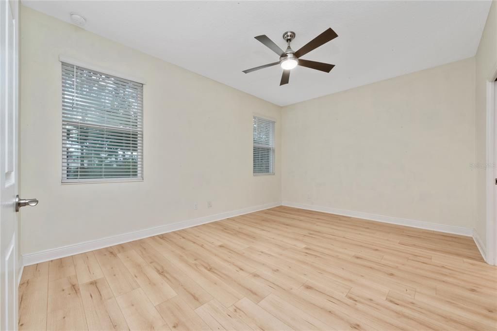 For Sale: $283,900 (3 beds, 2 baths, 1426 Square Feet)