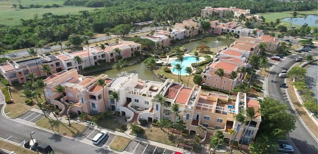 На продажу: $410,000 (2 спален, 2 ванн, 1348 Квадратных фут)