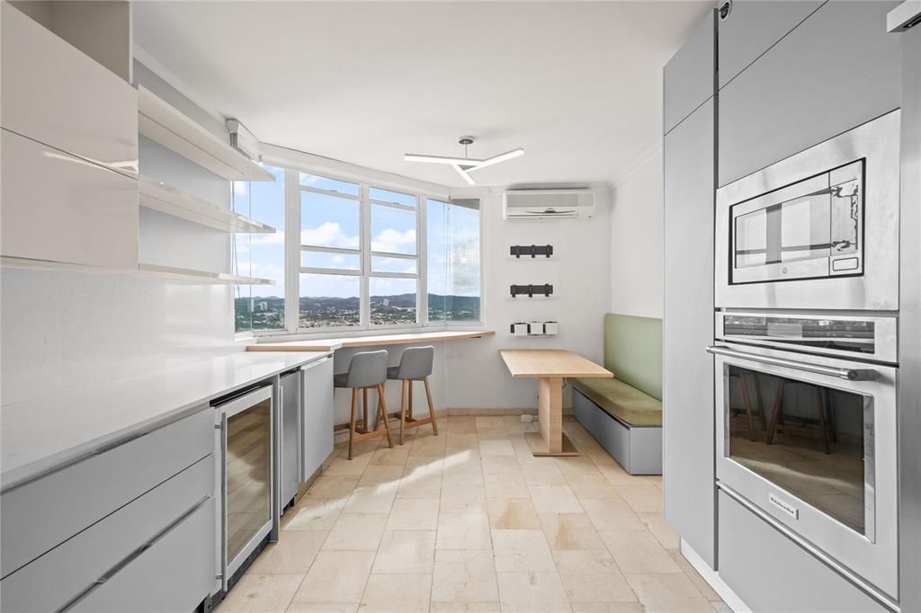 For Sale: $975,000 (4 beds, 3 baths, 2450 Square Feet)