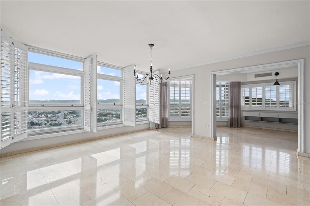 For Sale: $975,000 (4 beds, 3 baths, 2450 Square Feet)