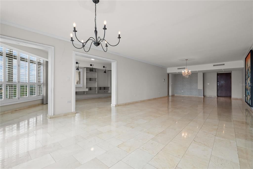 For Sale: $975,000 (4 beds, 3 baths, 2450 Square Feet)
