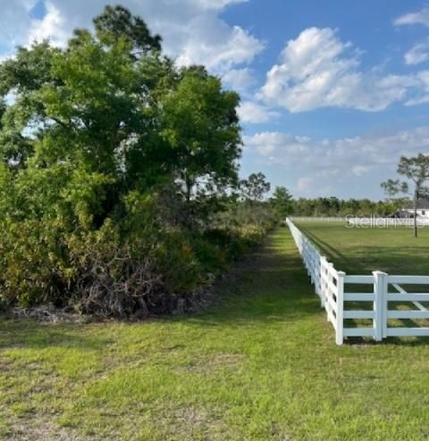 待售: $849,000 (7.04 acres)