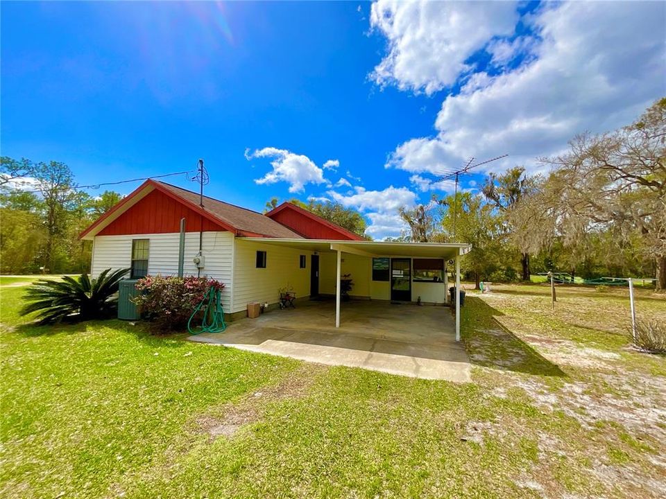 For Sale: $295,000 (3 beds, 2 baths, 1942 Square Feet)