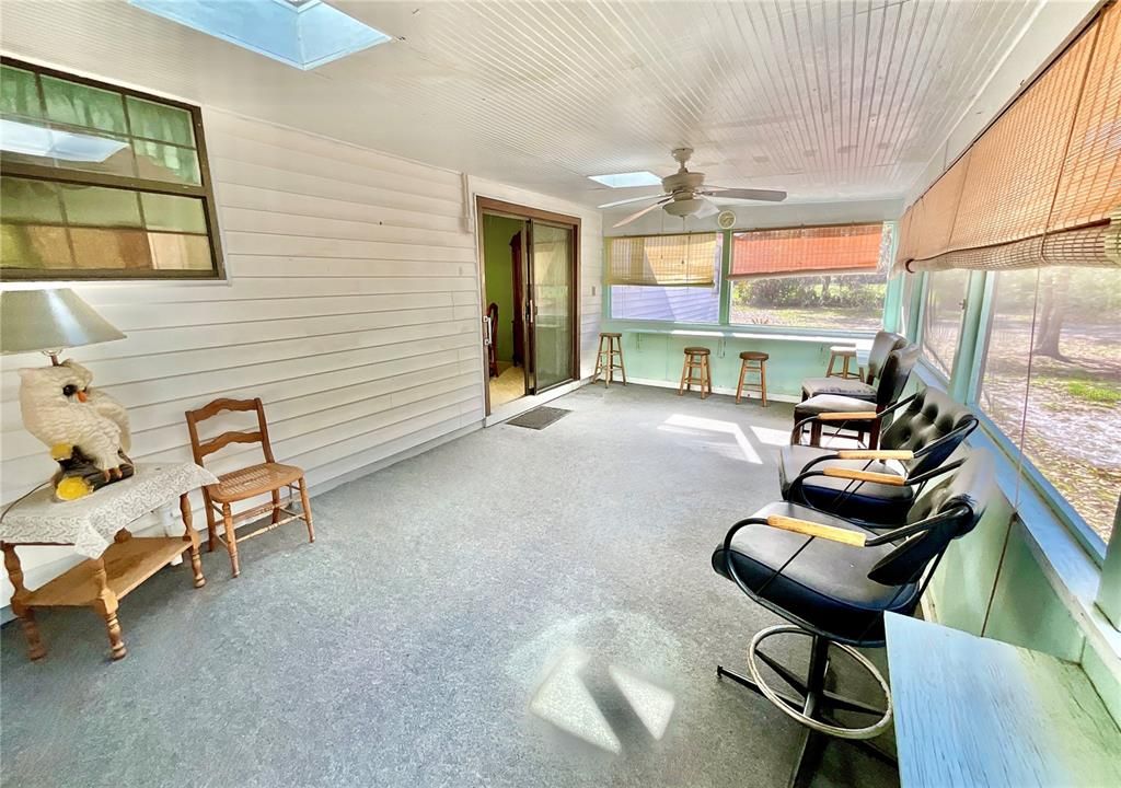 For Sale: $295,000 (3 beds, 2 baths, 1942 Square Feet)