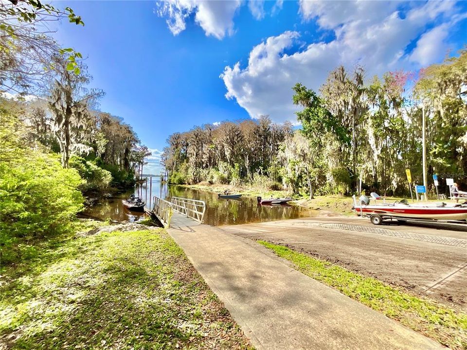 For Sale: $295,000 (3 beds, 2 baths, 1942 Square Feet)