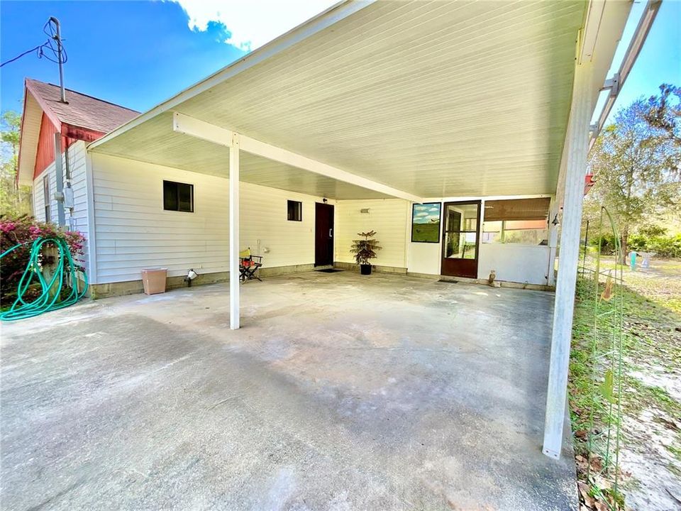 For Sale: $295,000 (3 beds, 2 baths, 1942 Square Feet)