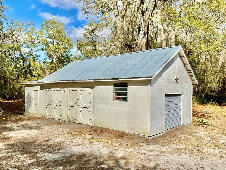 For Sale: $295,000 (3 beds, 2 baths, 1942 Square Feet)
