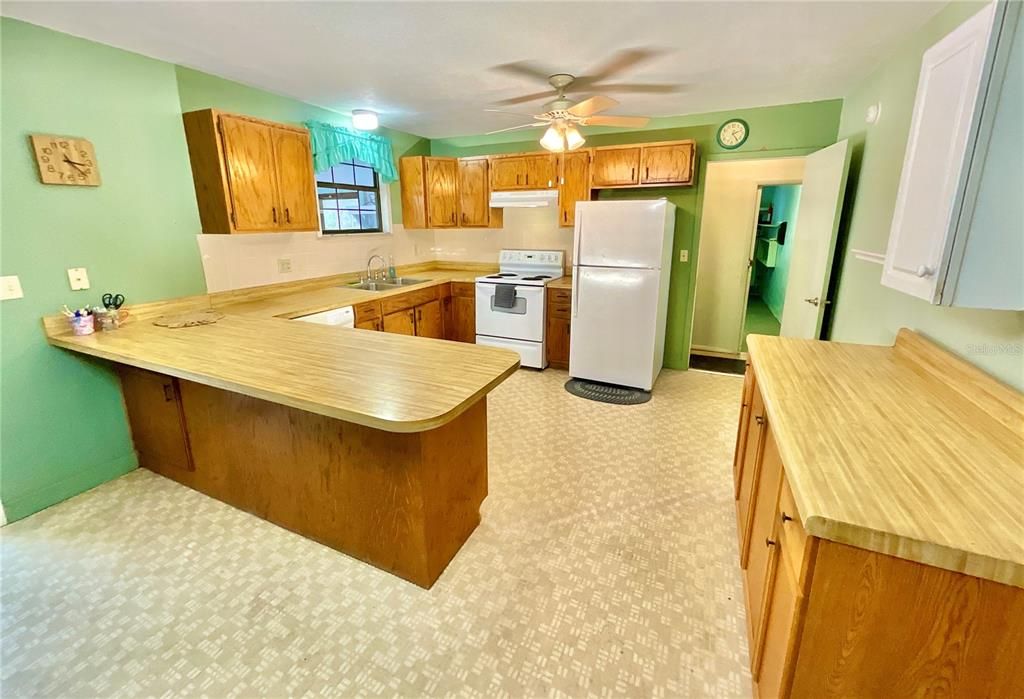 For Sale: $295,000 (3 beds, 2 baths, 1942 Square Feet)