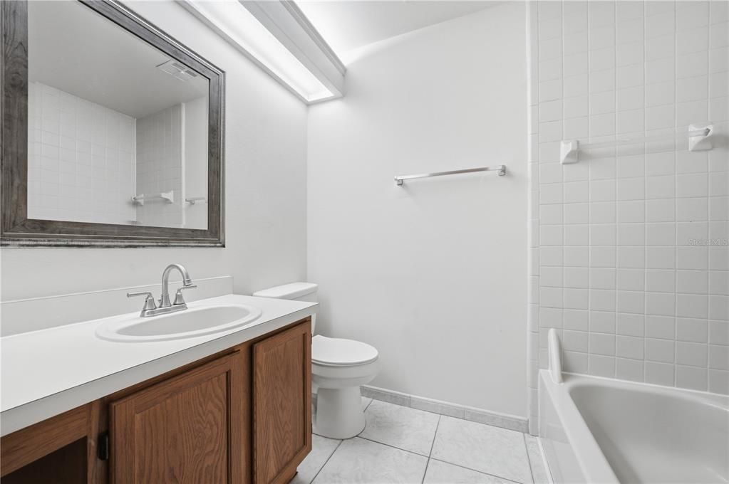 En Venta: $299,900 (2 camas, 2 baños, 1052 Pies cuadrados)