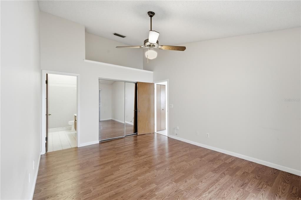 En Venta: $299,900 (2 camas, 2 baños, 1052 Pies cuadrados)