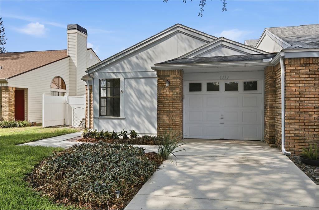 En Venta: $299,900 (2 camas, 2 baños, 1052 Pies cuadrados)