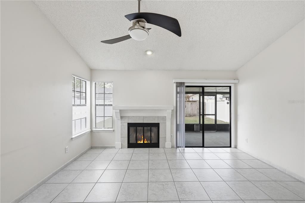 En Venta: $299,900 (2 camas, 2 baños, 1052 Pies cuadrados)