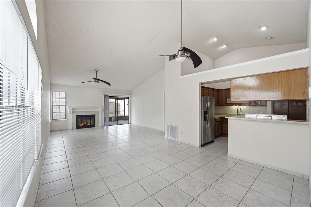 En Venta: $299,900 (2 camas, 2 baños, 1052 Pies cuadrados)