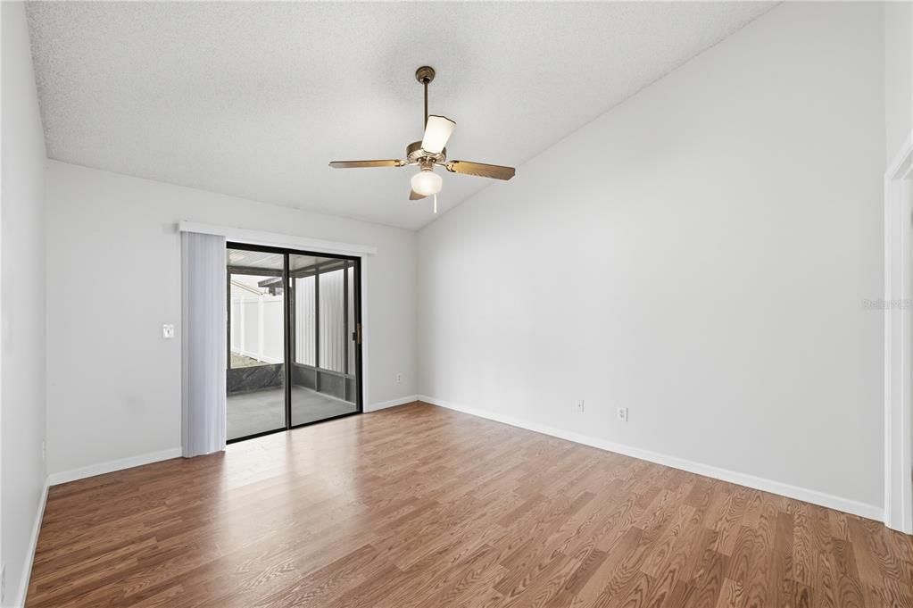 En Venta: $299,900 (2 camas, 2 baños, 1052 Pies cuadrados)