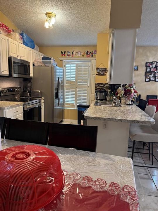 En Venta: $330,000 (3 camas, 2 baños, 1206 Pies cuadrados)