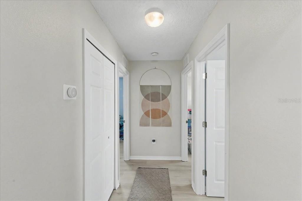 Activo con contrato: $374,900 (4 camas, 2 baños, 1852 Pies cuadrados)