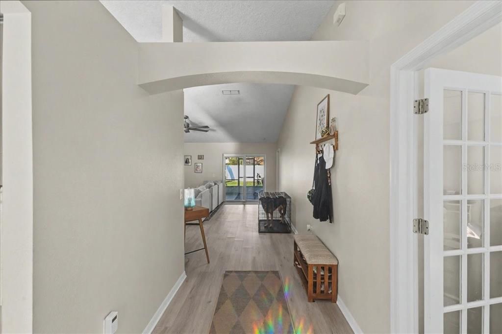 Activo con contrato: $374,900 (4 camas, 2 baños, 1852 Pies cuadrados)