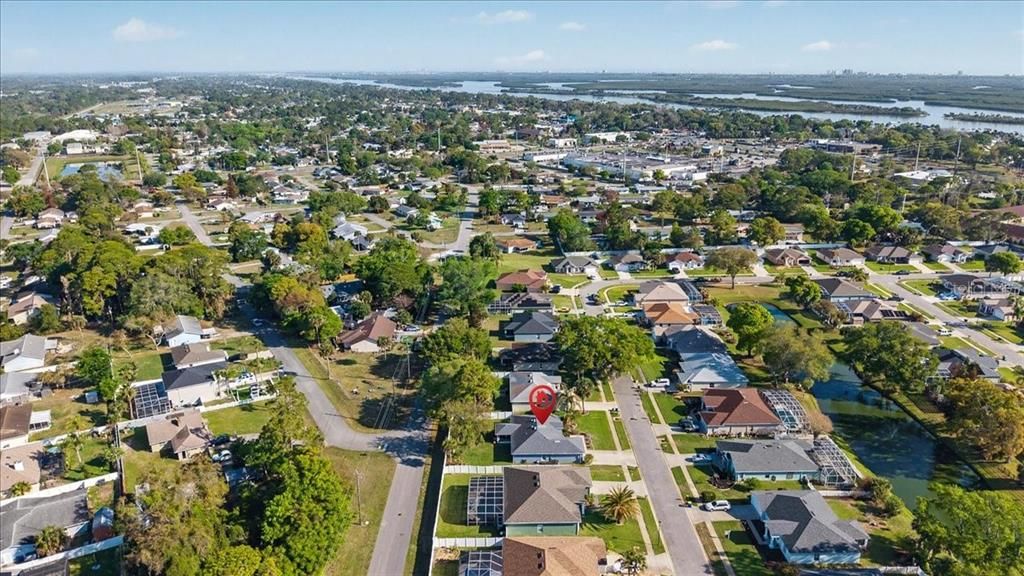 Activo con contrato: $374,900 (4 camas, 2 baños, 1852 Pies cuadrados)