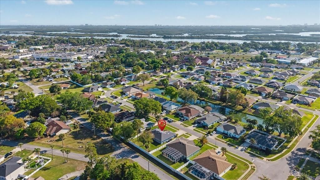Activo con contrato: $374,900 (4 camas, 2 baños, 1852 Pies cuadrados)