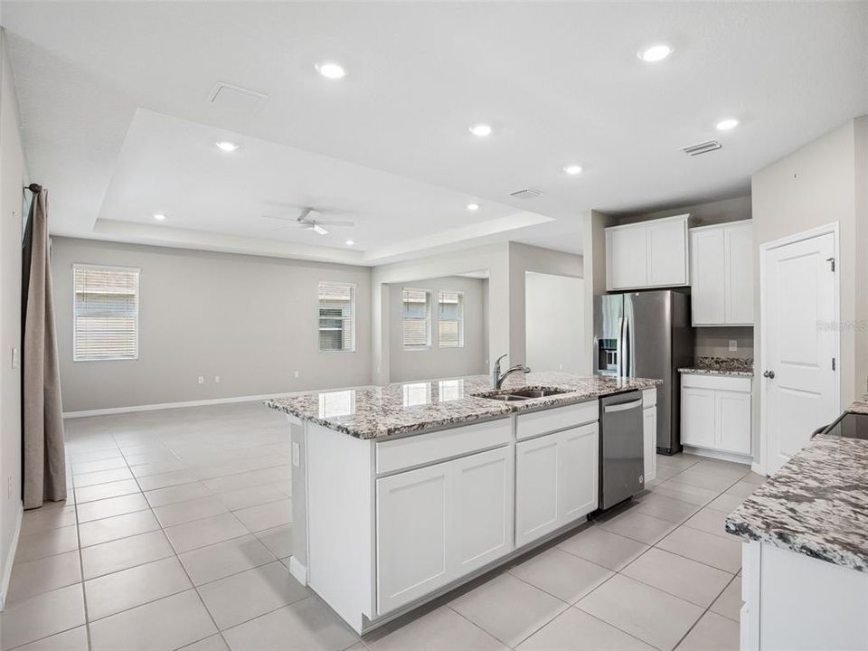En Venta: $599,000 (4 camas, 3 baños, 2843 Pies cuadrados)