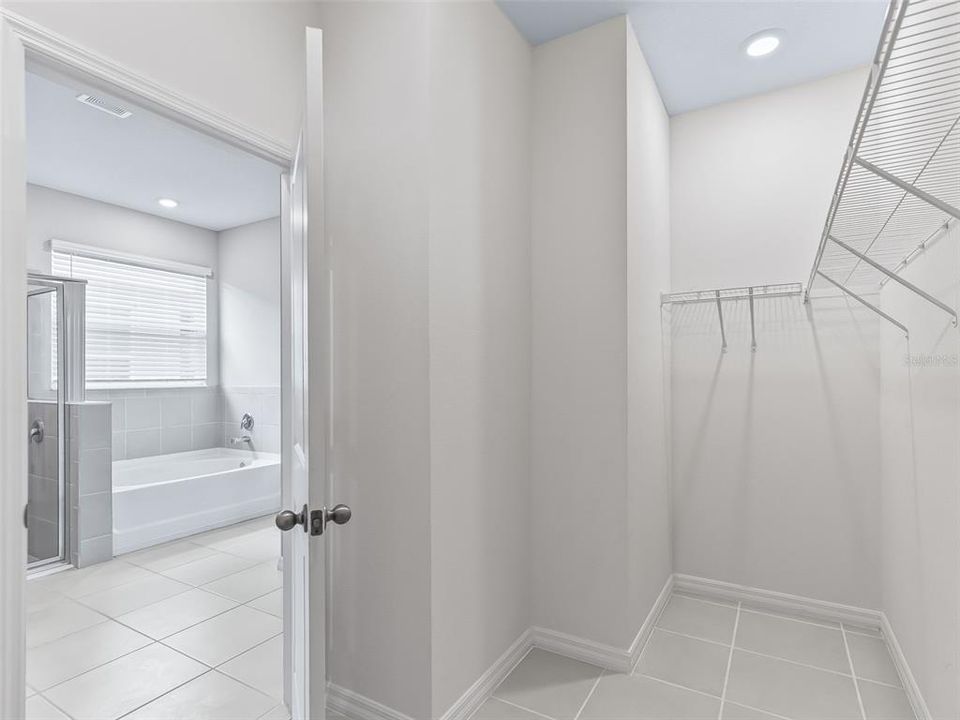 En Venta: $599,000 (4 camas, 3 baños, 2843 Pies cuadrados)