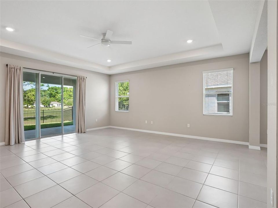 En Venta: $599,000 (4 camas, 3 baños, 2843 Pies cuadrados)