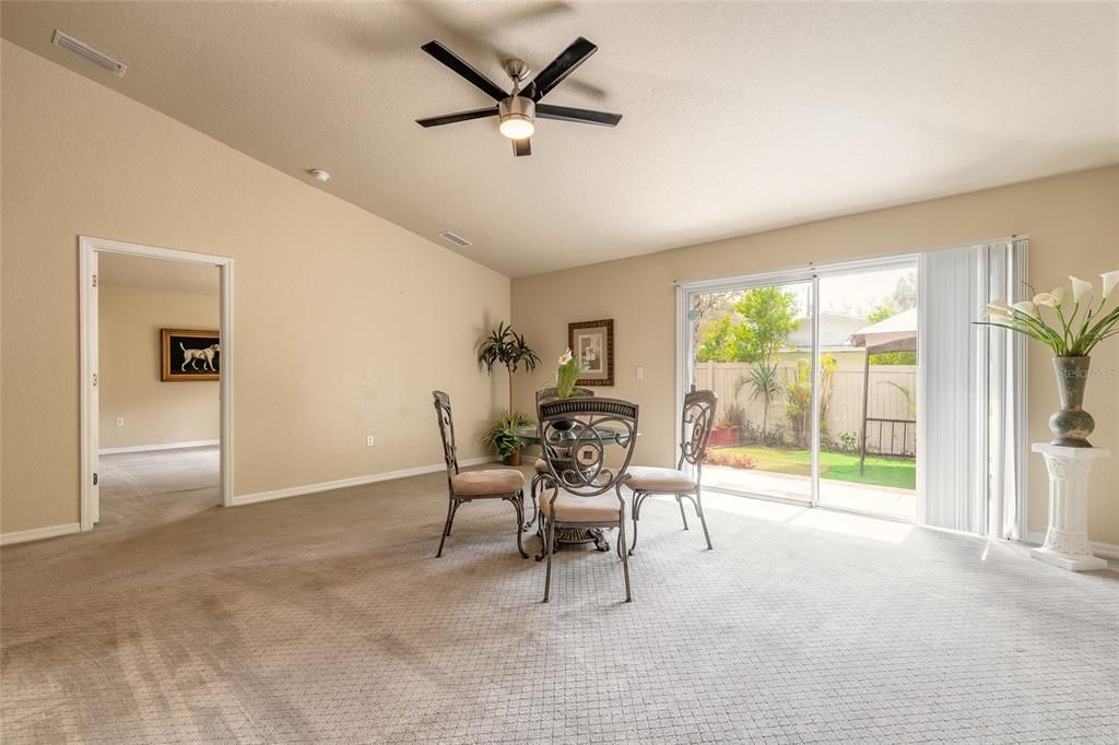 En Venta: $299,000 (3 camas, 2 baños, 1612 Pies cuadrados)