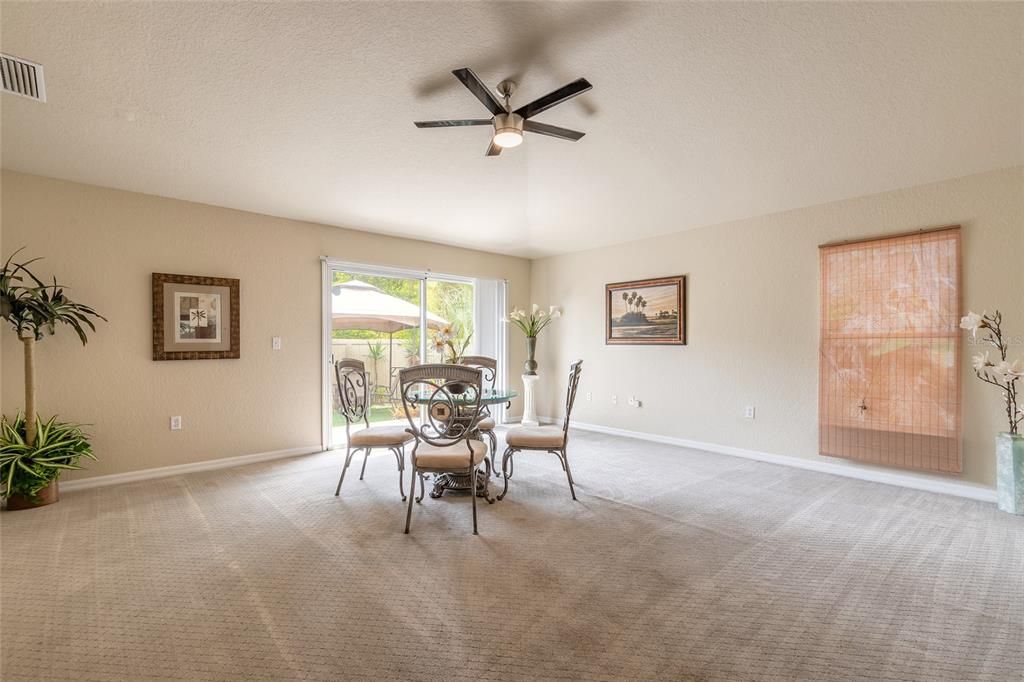 En Venta: $299,000 (3 camas, 2 baños, 1612 Pies cuadrados)