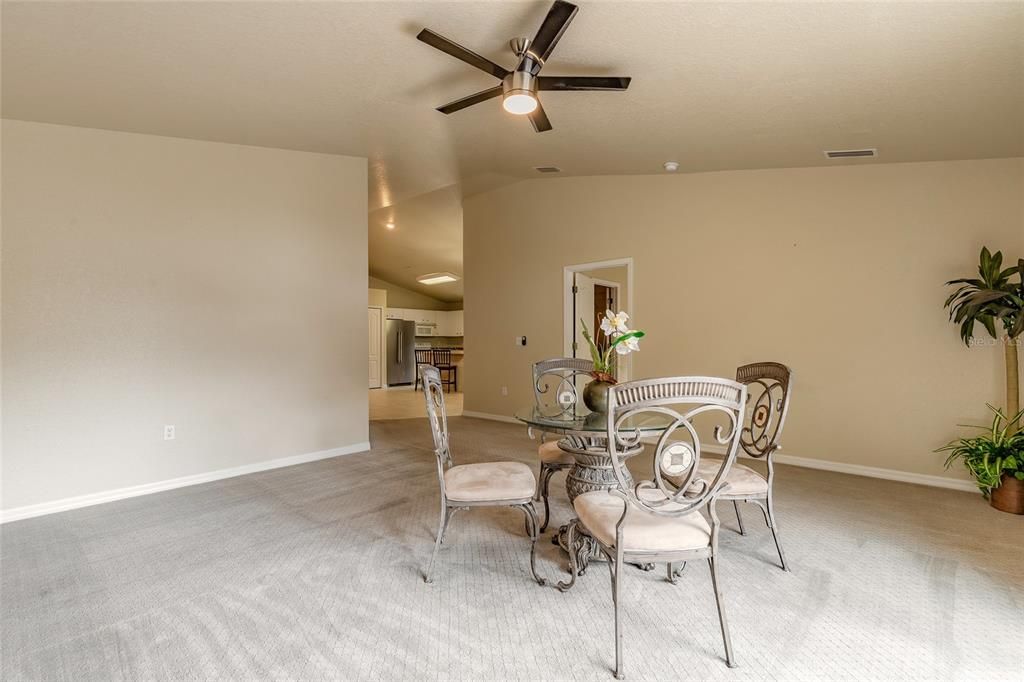 En Venta: $299,000 (3 camas, 2 baños, 1612 Pies cuadrados)