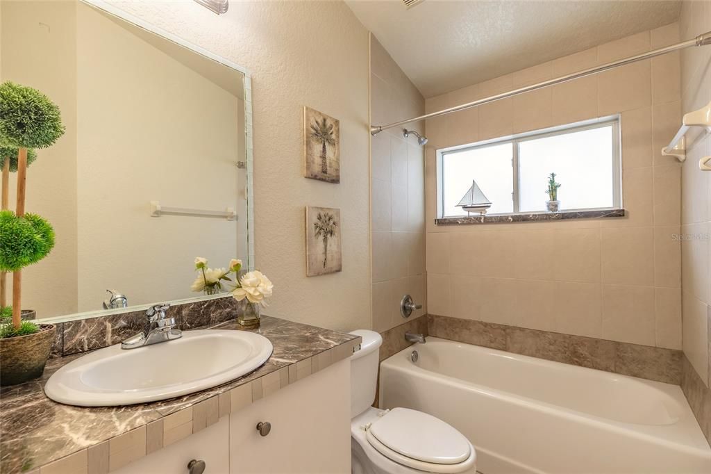 En Venta: $299,000 (3 camas, 2 baños, 1612 Pies cuadrados)