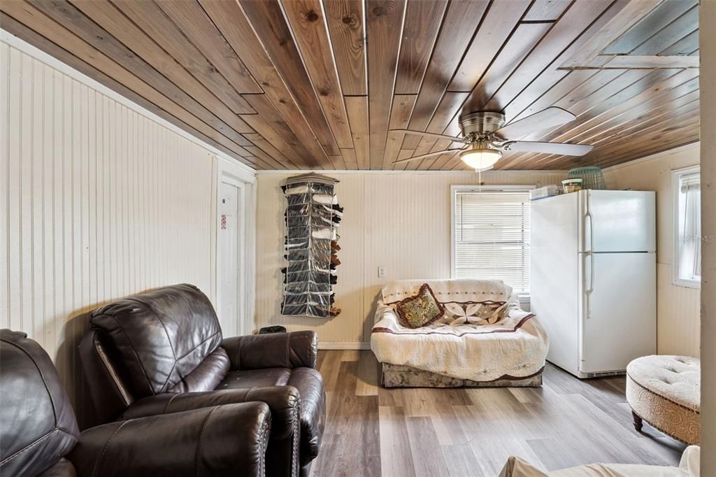 Activo con contrato: $240,000 (3 camas, 2 baños, 1792 Pies cuadrados)