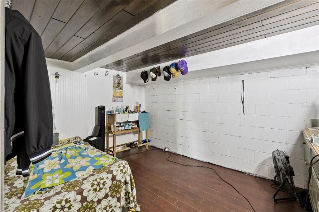 Activo con contrato: $240,000 (3 camas, 2 baños, 1792 Pies cuadrados)