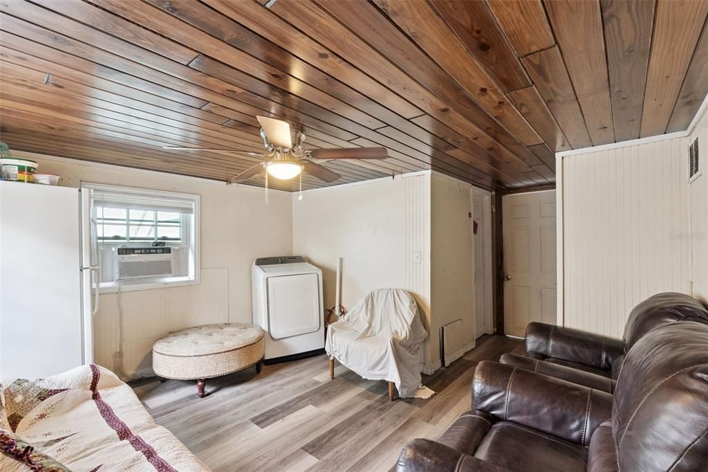 Activo con contrato: $240,000 (3 camas, 2 baños, 1792 Pies cuadrados)