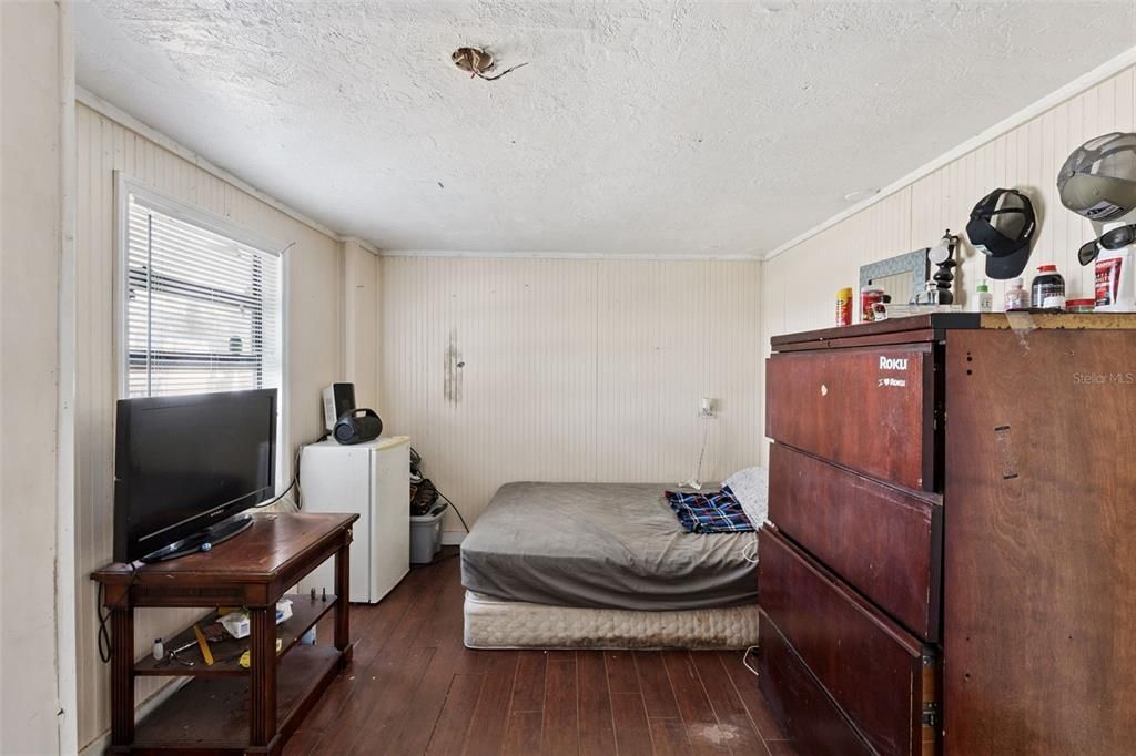 Activo con contrato: $240,000 (3 camas, 2 baños, 1792 Pies cuadrados)