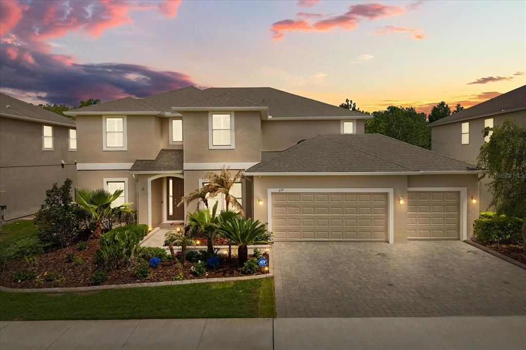 Active With Contract: $869,900 (4 beds, 3 baths, 3800 Square Feet)