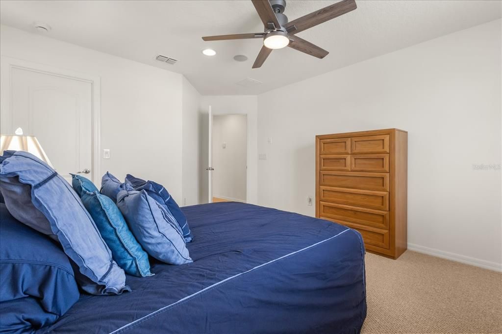 Active With Contract: $869,900 (4 beds, 3 baths, 3800 Square Feet)