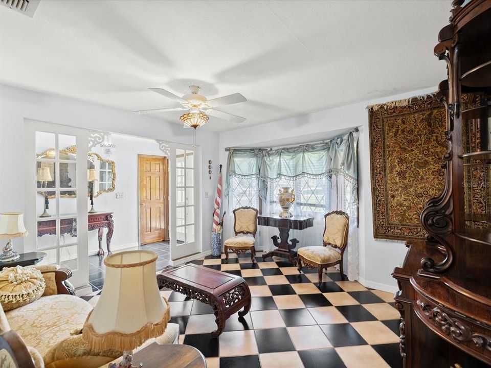 For Sale: $1,250,000 (5 beds, 4 baths, 3954 Square Feet)