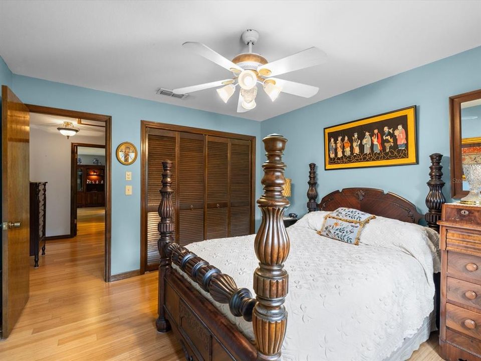 For Sale: $1,250,000 (5 beds, 4 baths, 3954 Square Feet)