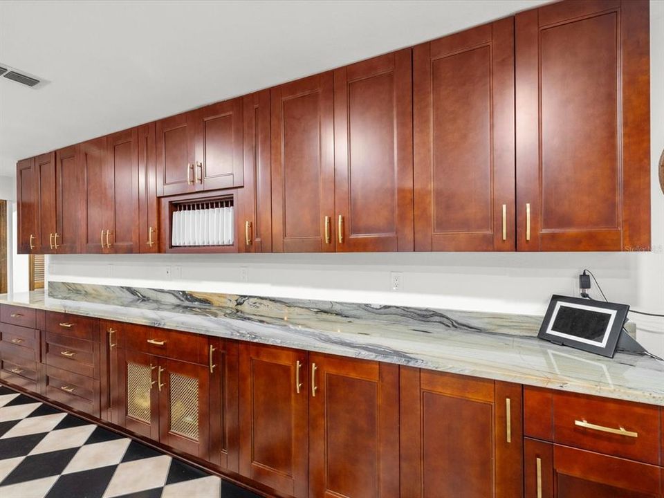 For Sale: $1,250,000 (5 beds, 4 baths, 3954 Square Feet)