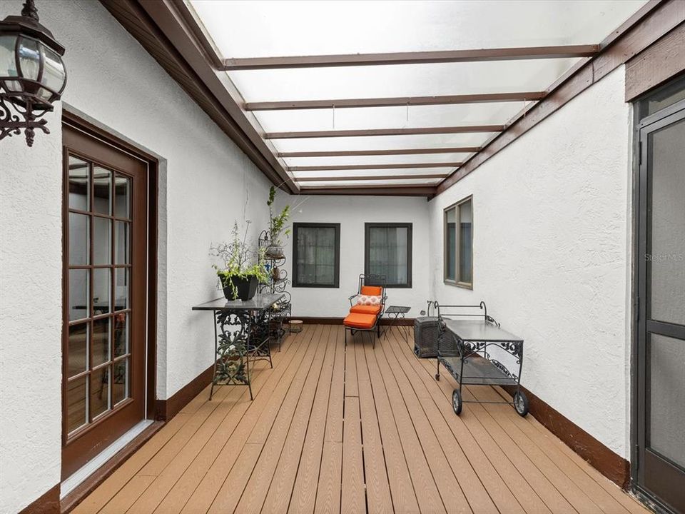 For Sale: $1,250,000 (5 beds, 4 baths, 3954 Square Feet)
