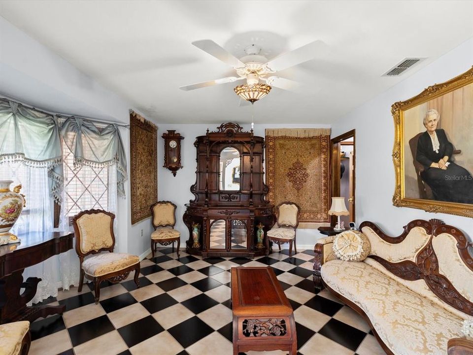 For Sale: $1,250,000 (5 beds, 4 baths, 3954 Square Feet)