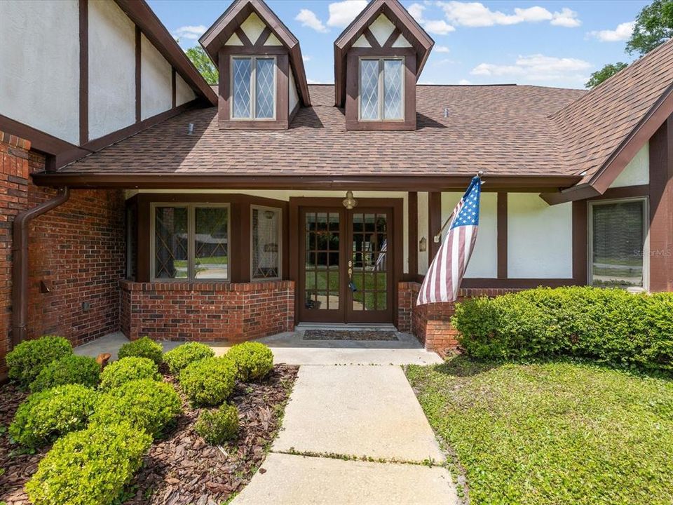 For Sale: $1,250,000 (5 beds, 4 baths, 3954 Square Feet)