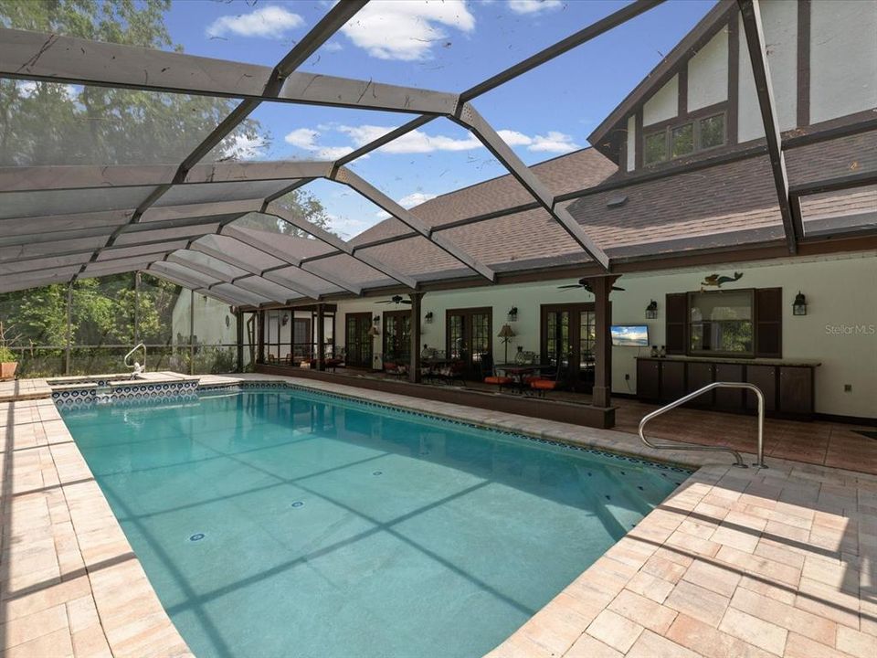 For Sale: $1,250,000 (5 beds, 4 baths, 3954 Square Feet)