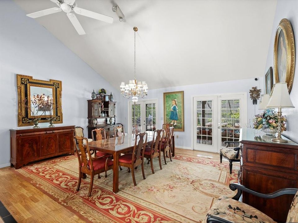 For Sale: $1,250,000 (5 beds, 4 baths, 3954 Square Feet)