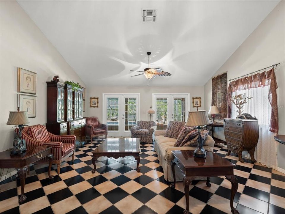 For Sale: $1,250,000 (5 beds, 4 baths, 3954 Square Feet)