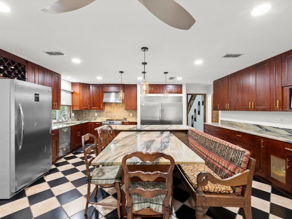 For Sale: $1,250,000 (5 beds, 4 baths, 3954 Square Feet)