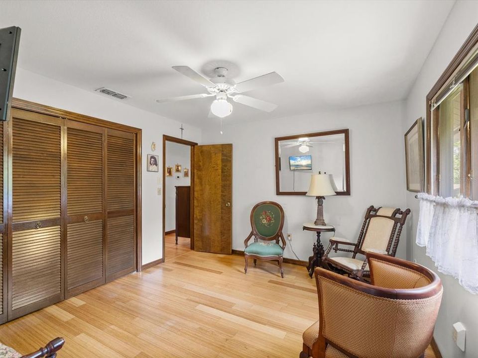 For Sale: $1,250,000 (5 beds, 4 baths, 3954 Square Feet)