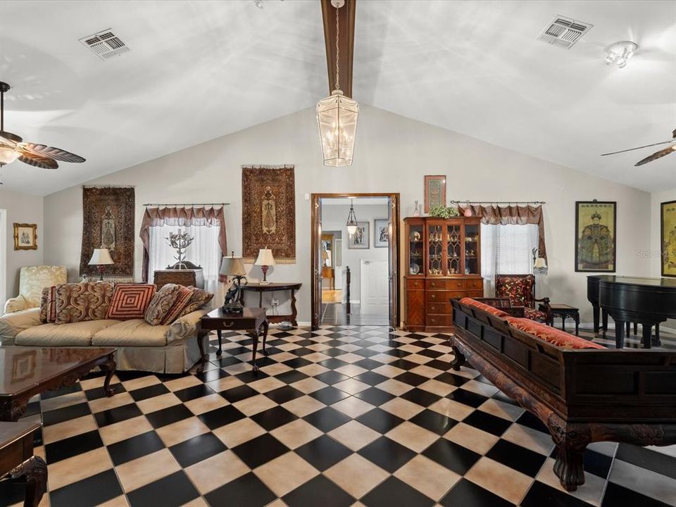 For Sale: $1,250,000 (5 beds, 4 baths, 3954 Square Feet)